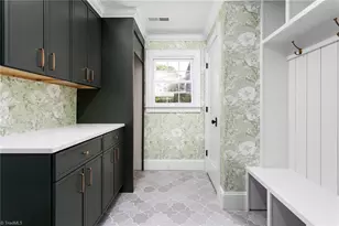 1109 Buckingham Rd, Greensboro, NC 27408 - Photo 20