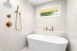 1109 Buckingham Rd, Greensboro, NC 27408 - Photo 38