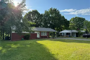 3338 Oliver Hills Rd, Greensboro, NC 27406 - Photo 2