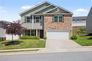 5105 Black Frst Dr, Greensboro, NC 27405 - Photo 2