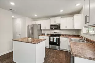 5105 Black Frst Dr, Greensboro, NC 27405 - Photo 8