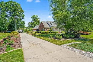 225 Devonway St, Eden, NC 27288 - Photo 4