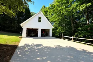 2472 Hamby Mountain Rd, Wilkesboro, NC 28697 - Photo 32