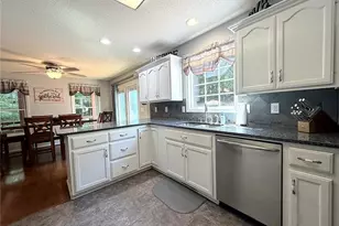 2472 Hamby Mountain Rd, Wilkesboro, NC 28697 - Photo 10