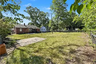703 Abington Dr, Greensboro, NC 27401 - Photo 20