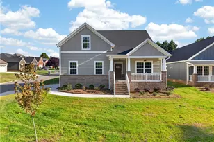2565 High Meadow Dr, Asheboro, NC 27205 - Photo 2