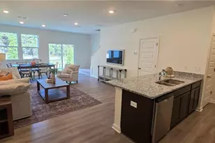 110 Parker Ln, Mebane, NC 27302 - Photo 2