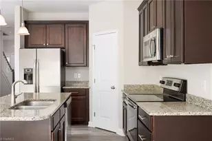 111 Penry Ln, Clemmons, NC 27012 - Photo 6
