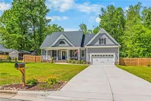 1401 Ashland Dr, Reidsville, NC 27320 - Photo 4