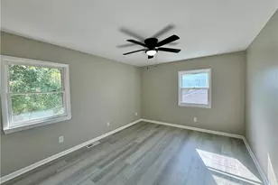 2401 Phoenix Dr, Greensboro, NC 27406 - Photo 30