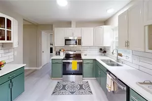 2401 Phoenix Dr, Greensboro, NC 27406 - Photo 10