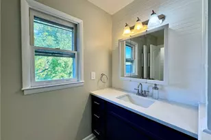 2401 Phoenix Dr, Greensboro, NC 27406 - Photo 28