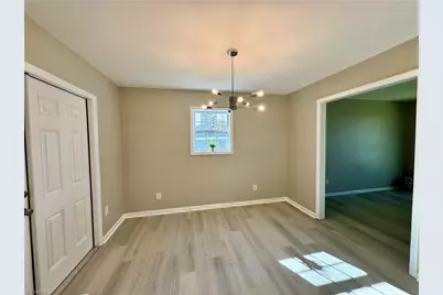 2401 Phoenix Drive, Greensboro, NC 27406 - Photo 8