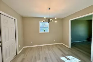 2401 Phoenix Dr, Greensboro, NC 27406 - Photo 8