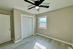 2401 Phoenix Dr, Greensboro, NC 27406 - Photo 32