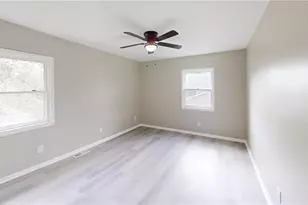 2401 Phoenix Dr, Greensboro, NC 27406 - Photo 18