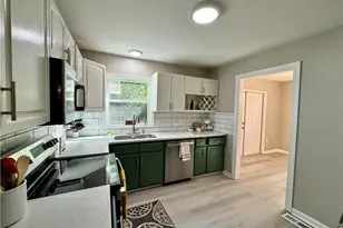 2401 Phoenix Dr, Greensboro, NC 27406 - Photo 12