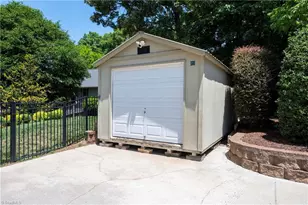 1332 Lake Drive 9, Lexington, NC 27292 - Photo 24