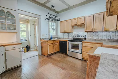 215 E Fifth Street, Burlington, NC 27215 - Photo 12