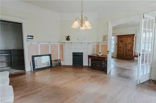 215 E 5th St, Burlington, NC 27215 - Photo 8