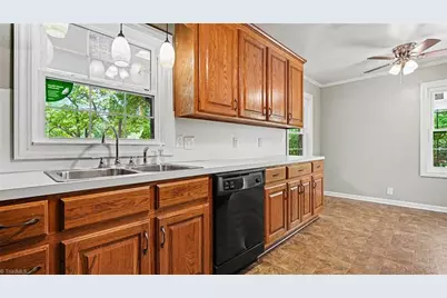307 E Main Street, Stoneville, NC 27048 - Photo 12