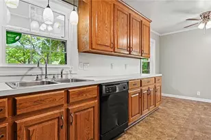 307 E Main St, Stoneville, NC 27048 - Photo 12