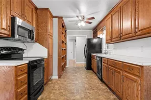 307 E Main St, Stoneville, NC 27048 - Photo 14