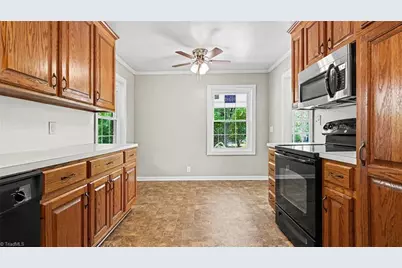 307 E Main Street, Stoneville, NC 27048 - Photo 16