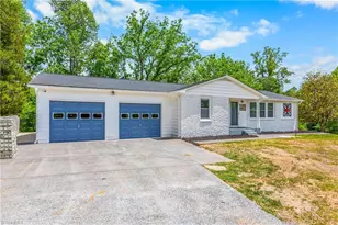 636 Bryant Mill Rd, Ararat, NC 27007 - Photo 2