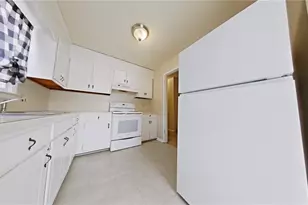 1105 Meadowbrook Blvd, High Point, NC 27260 - Photo 2