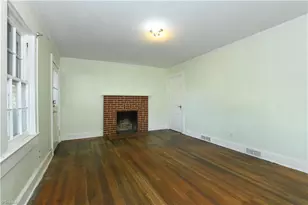 1402 Oak Ridge Rd, Kernersville, NC 27284 - Photo 4