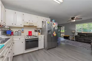688 Shoreline Dr, Lexington, NC 27292 - Photo 8
