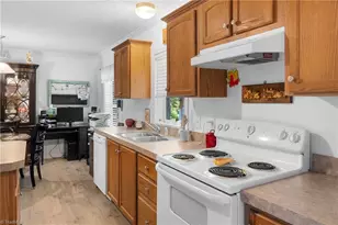 170 Garrett Ln, Thomasville, NC 27360 - Photo 14