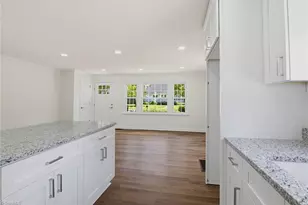 214 Moon St, Thomasville, NC 27360 - Photo 10
