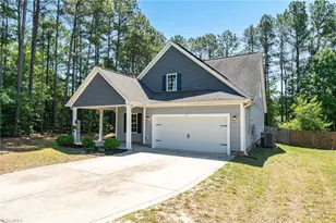 17 Longleaf Pine Way, Sanford, NC 27332 - Photo 4