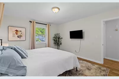 3010 Shady Lawn Drive, Greensboro, NC 27408 - Photo 20