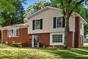 3010 Shady Lawn Dr, Greensboro, NC 27408 - Photo 2