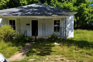911 Tulloch St, Eden, NC 27288 - Photo 2