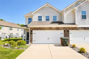 807 Riley Ln, Greensboro, NC 27455 - Photo 4