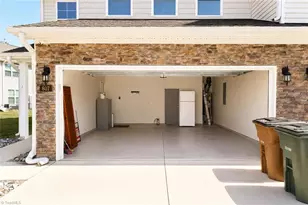 807 Riley Ln, Greensboro, NC 27455 - Photo 2