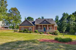 5567 Friendship Glen Dr, Browns Summit, NC 27214 - Photo 2
