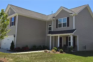 1049 Thicket Dr, Burlington, NC 27217 - Photo 2