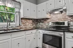 1831 Pope Ln, Kernersville, NC 27284 - Photo 10