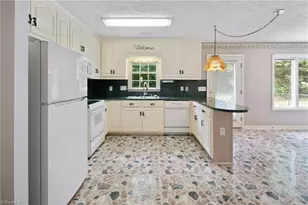 211 S Boyles St, Pilot Mountain, NC 27041 - Photo 14
