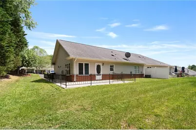 211 S Boyles Street, Pilot Mountain, NC 27041 - Photo 44