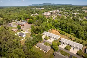 211 S Boyles St, Pilot Mountain, NC 27041 - Photo 48