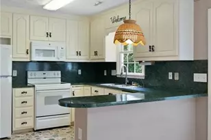 211 S Boyles St, Pilot Mountain, NC 27041 - Photo 22