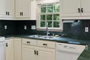 211 S Boyles St, Pilot Mountain, NC 27041 - Photo 18