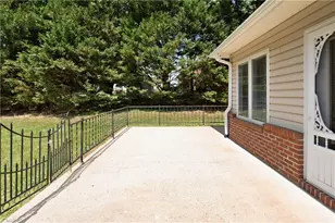 211 S Boyles St, Pilot Mountain, NC 27041 - Photo 42