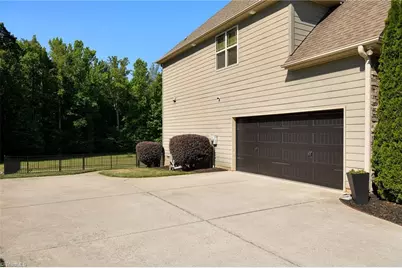 8931 Grove Park Drive, Oak Ridge, NC 27310 - Photo 34